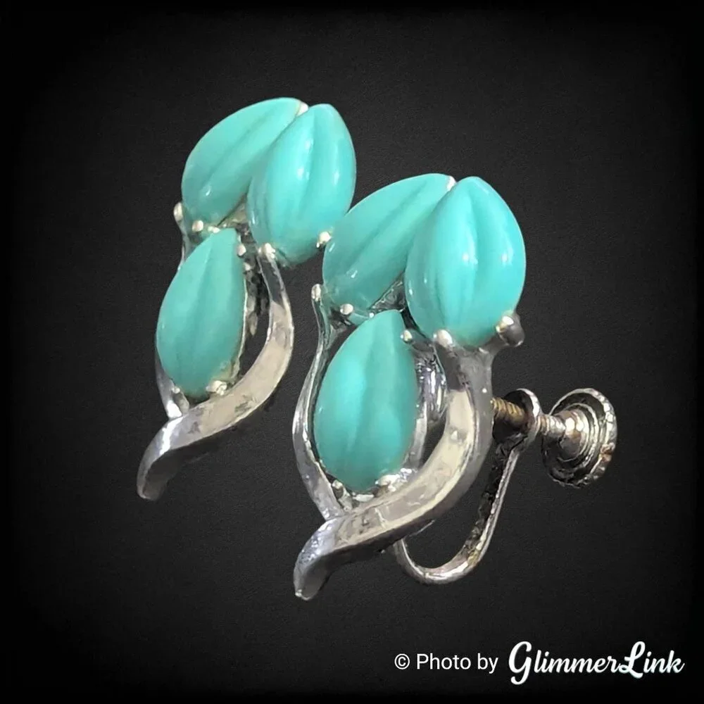 Vintage Dodds 11 W 30 ST INC Turquoise Thermoset Tulip Screw Back Earrings